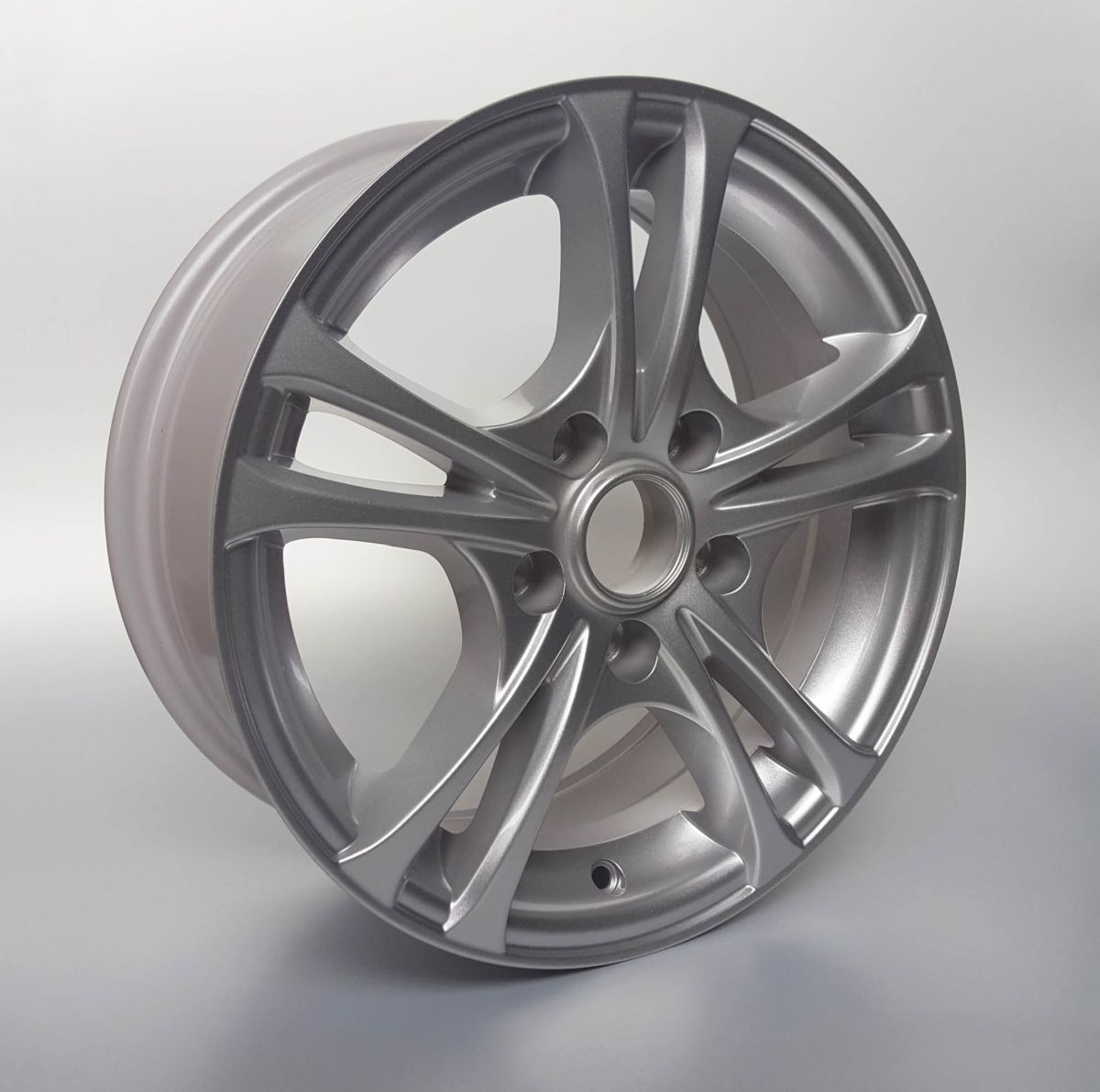 Alu-Felge 15", 6Jx15H2, 5/67/112, ET 30, 900 kg Alu-Felge 15", 6Jx15H2, 5/67/112, ET 30, 900 kg