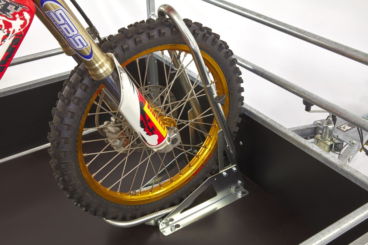 ACEBIKES SteadyStand Cross Basic, z. Anschrauben f. Reifen 18-21" m. 90-120 mm Breite ACEBIKES SteadyStand Cross Basic, z. Anschrauben f. Reifen 18-21" m. 90-120 mm Breite